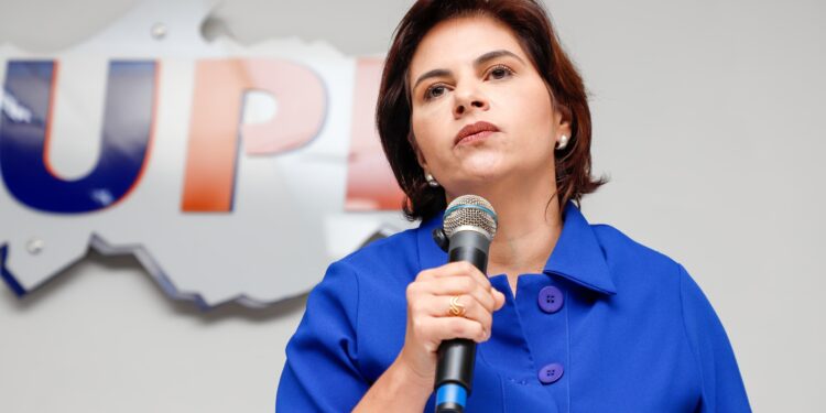 Na posse da nova diretoria da Amupe, governadora em exercício Priscila Krause ressalta força da parceria entre Estado e municípios