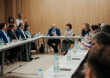 Governadora em exercício, Priscila Krause apresenta programa Águas de Pernambuco como exemplo de política pública ao Consórcio Nordeste