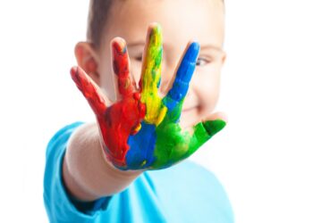 Dia Mundial de Conscientização do Autismo: Como as escolas podem fazer para que o ambiente fique mais acolhedor para estudantes com TEA?