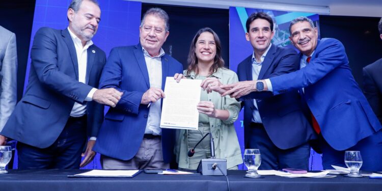 Governadora Raquel Lyra destaca avanços na infraestrutura de Pernambuco durante evento da Fiepe