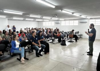 Secretaria de Educação e Esportes de Caruaru promove palestra sobre Autismo e reforça importância da conscientização