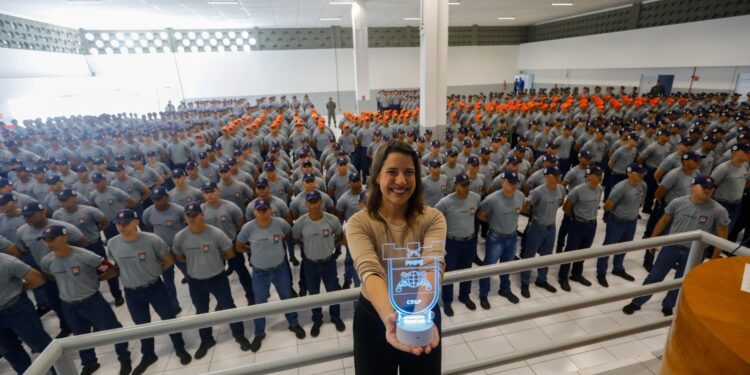 Governadora Raquel Lyra visita Curso de Formação da Polícia Militar e destaca queda de homicídios pelo 11º mês consecutivo
