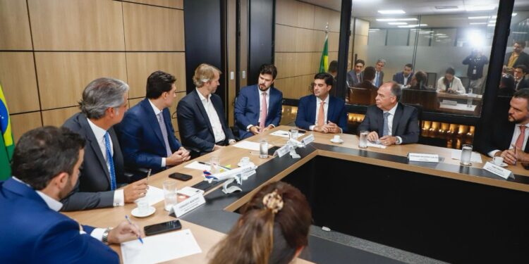 Governo de Pernambuco viabiliza voo inédito da Latam para Petrolina