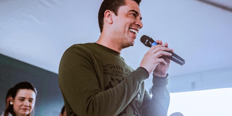 Prefeito Rodrigo Pinheiro envia Projeto de Lei que prevê multa milionária a autores de violência contra a mulher