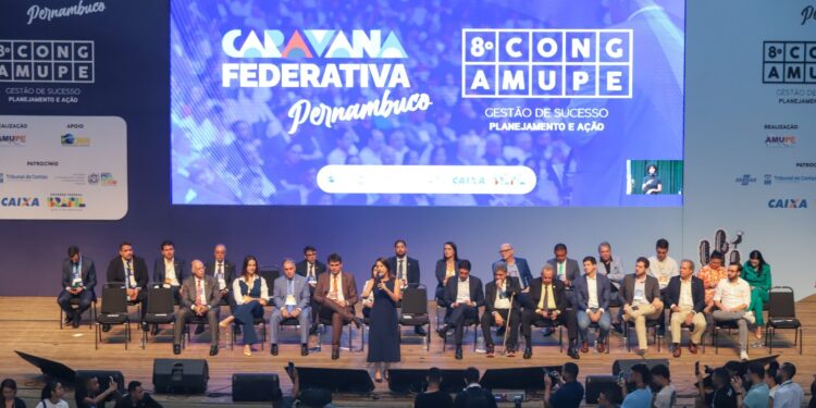 Governadora Raquel Lyra anuncia R$ 110,9 milhões em obras de abastecimento de água em todo o Estado, durante o 8º Congresso Pernambucano de Municípios, da Amupe