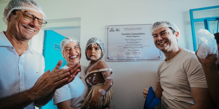 Em Jatobá, governadora Raquel Lyra inaugura primeira Cozinha Comunitária em território indígena no Norte e Nordeste