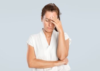 Dor de cabeça: quando o sintoma comum pode indicar algo mais sério