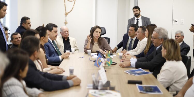 Em Brasília, governadora Raquel Lyra lidera série de encontros com prefeitos pernambucanos