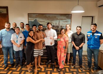 Administrador adjunto de Noronha Virgílio Oliveira se reúne com moradores e conselheiros distritais