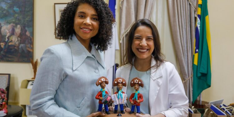 Governadora Raquel Lyra recebe a governadora do departamento do Chocó, na Colômbia, Nubia Carolina