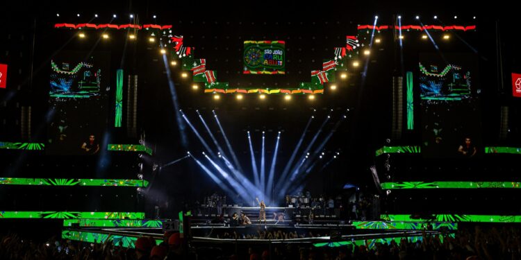 Emoção, segurança e valorização da multiculturalidade marcam abertura da etapa urbana do São João de Caruaru