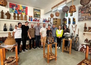 Prefeitura de Caruaru articula parceria internacional para fortalecer produção artesanal no Alto do Moura