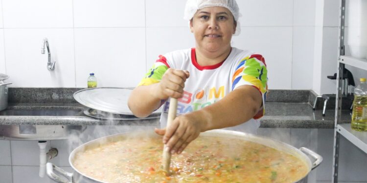 Pernambuco registra em 2024 os menores percentuais de pessoas em situação de pobreza e extrema pobreza em 14 anos