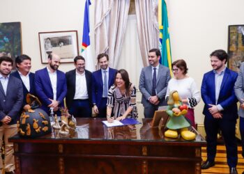 Governo de Pernambuco anuncia nova fábrica de e-metanol de R$ 2 bilhões no Complexo de Suape