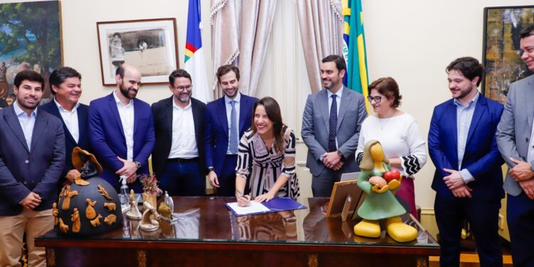Governo de Pernambuco anuncia nova fábrica de e-metanol de R$ 2 bilhões no Complexo de Suape