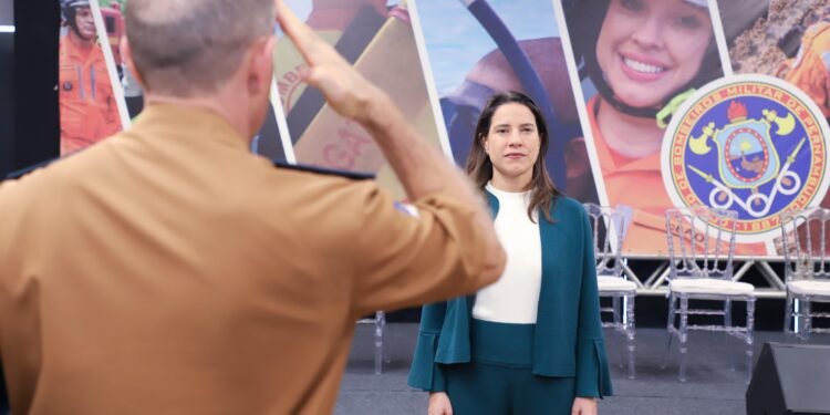 Governadora Raquel Lyra comanda aula inaugural da segunda turma do Curso de Formação de Oficiais do Corpo de Bombeiros Militar de Pernambuco