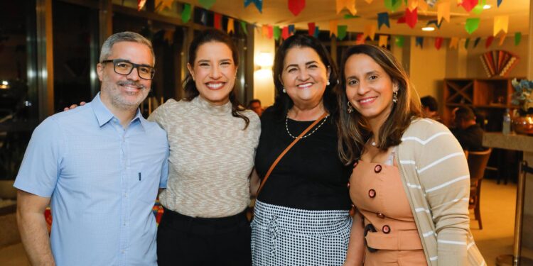 Governadora Raquel Lyra prestigia abertura do São João de Petrolina