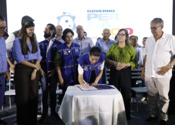 Na Mata Norte, governadora Raquel Lyra anuncia obras para ampliar a oferta de água em Timbaúba, restaurar a PE-082 e requalificar o mercado público de São Vicente Férrer