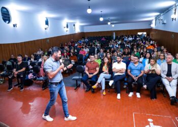 Encontro com gestores escolares de Caruaru fortalece a política de formação continuada da Rede Municipal de Ensino