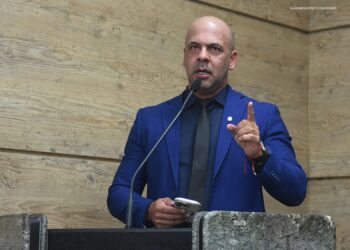 Anderson Correia solicita implantação do Hospital Público Veterinário 24h do Agreste em Caruaru