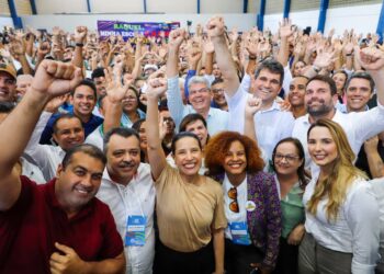 Ouvir para Mudar: em Carpina, governadora Raquel Lyra destina R$ 109 milhões em investimentos para a Mata Norte