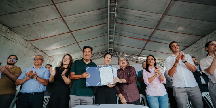 Em Belo Jardim, governadora Raquel Lyra autoriza construção de 144 novas moradias e anuncia melhorias no abastecimento de água