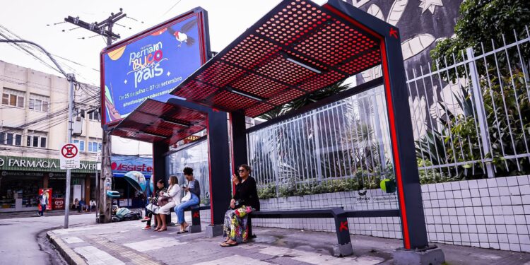 Reunião na AMC debate ampliação e modernização dos abrigos de ônibus