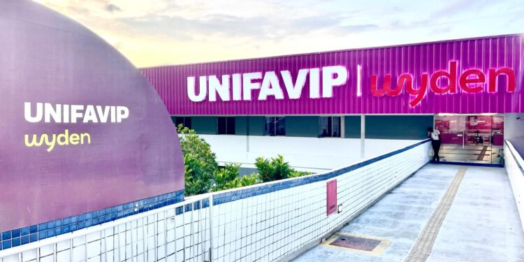 UniFavip Wyden promove Feira de Estágios e Empregos 2025.2 com networking, workshops e oportunidades de carreira