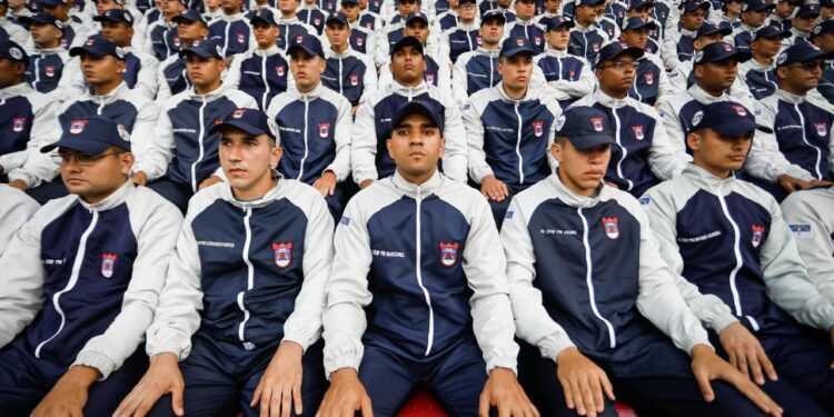 Juntos pela Segurança: governadora Raquel Lyra comanda aula inaugural da 2ª turma do Curso de Formação e Habilitação de Praças da PMPE