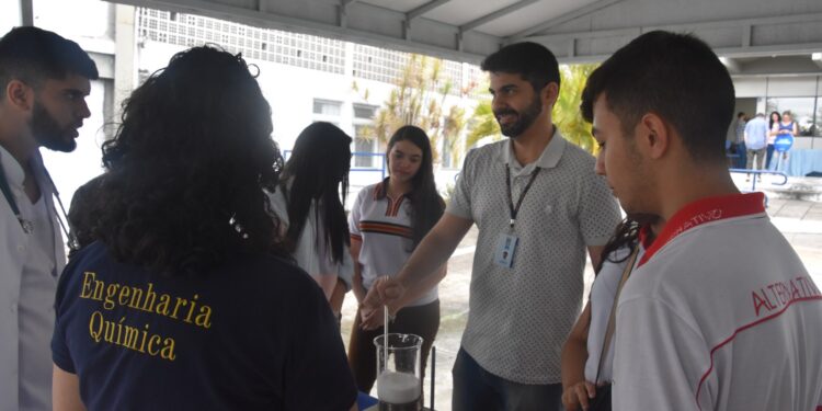 Inovação, prática e aprendizado: mergulhe no universo da engenharia no Portas Abertas