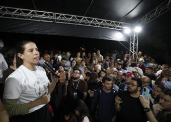 Governadora Raquel Lyra assina ordem de serviço para infraestrutura hídrica e urbanização da Vila Canaã, em Caruaru