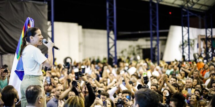 Governadora Raquel Lyra anuncia investimentos de mais de R$ 60 milhões em áreas como turismo, saúde, educação e abastecimento d’água