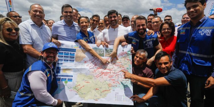 Em Vertentes, governadora Raquel Lyra assina ordem de serviço para restaurar a PE-130, e Governo supera mais de R$ 1 bilhão em obras viárias no Agreste