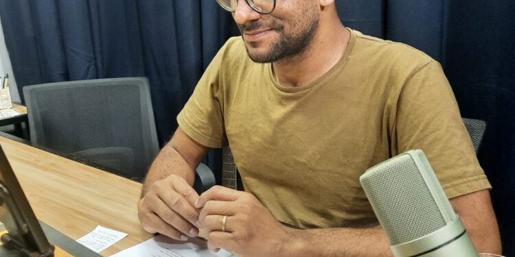 Jénerson Alves lança ‘Insights Poéticos’ pela Noz Editoria