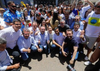 Em Santa Cruz da Baixa Verde, governadora Raquel Lyra prestigia Festa da Rapadura e entrega ações para a Educação