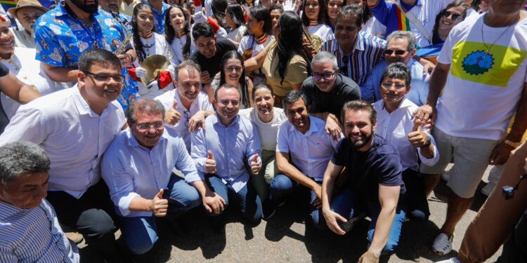 Em Santa Cruz da Baixa Verde, governadora Raquel Lyra prestigia Festa da Rapadura e entrega ações para a Educação