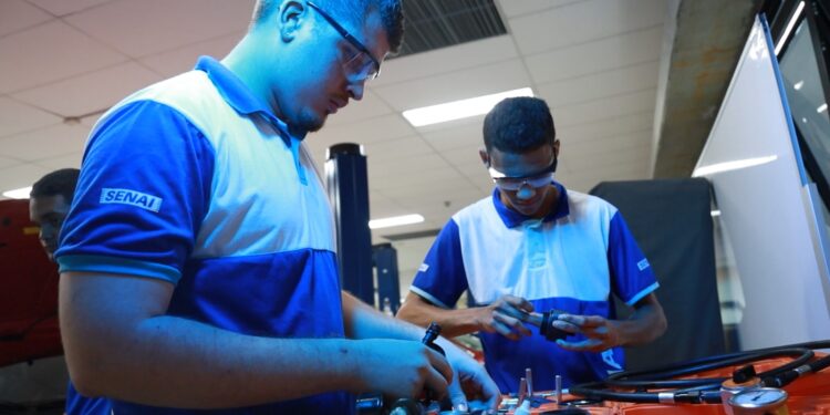 SENAI-PE oferece 160 vagas para cursos técnicos gratuitos em Caruaru e Belo Jardim
