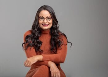 Jullie Dutra, primeira vencedora do “Quem Quer Ser um Milionário”, participa de palestra em Caruaru