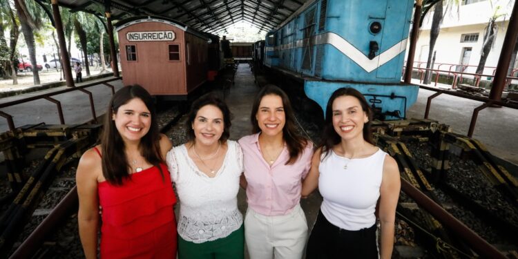 Governadora Raquel Lyra assina ordem de serviço para requalificação do Museu do Trem, no Centro do Recife