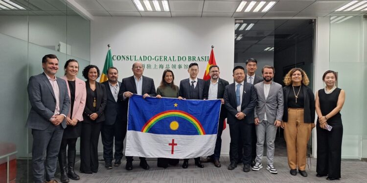 Em Xangai, governadora Raquel Lyra abre relações entre Pernambuco e o maior porto do mundo em movimentação de contêineres