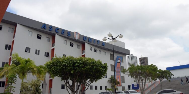 Mais de 5 mil candidatos participam do Vestibular 2026 da Asces-Unita; Confira as orientações finais aos candidatos