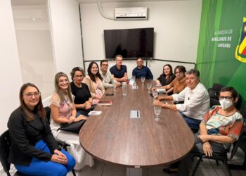 Prefeitura de Caruaru reforça aplicação da Lei da Parada Segura em reunião com empresas de transporte público