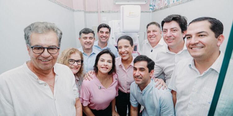 Governadora Raquel Lyra entrega novo mamógrafo e refeitório requalificado no Hospital Agamenon Magalhães