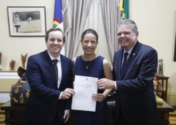 Governadora Raquel Lyra anuncia Carlos Gil Rodrigues Filho como novo desembargador do TJPE