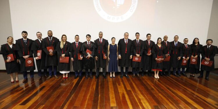 Governadora Raquel Lyra prestigia posse de nova turma de promotores de Justiça do Ministério Público de Pernambuco