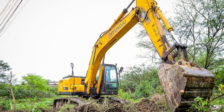 Prefeitura de Caruaru divulga e apoia curso gratuito de Operador de Máquinas Pesadas