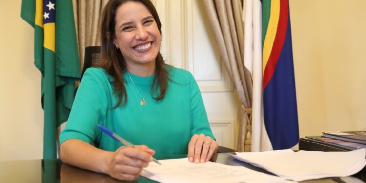 Juntos pela Educação: Governo de Pernambuco nomeia mais 100 profissionais e chega a 12.804 novos servidores para a rede estadual de ensino desde 2023