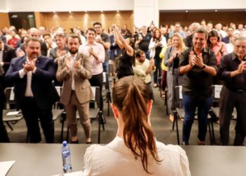 Governadora Raquel Lyra destaca obras e investimentos que impulsionam novo ciclo de desenvolvimento para Pernambuco durante seminário no Recife