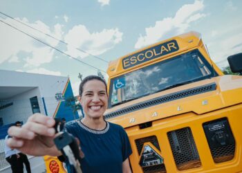 Em São Bento do Una, governadora Raquel Lyra anuncia pacote de investimentos para o Agreste e realiza entregas na área da educação