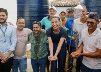 Governadora Raquel Lyra celebra chegada da água do Rio São Francisco a Riacho das Almas